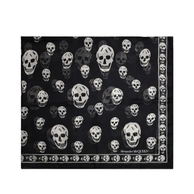 ALEXANDER MCQUEEN ALEXANDER MCQUEEN CA SKULL 104X120 SCARF - BLACK/IVORY - WOOL