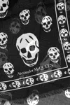 Alexander Mcqueen Ca Skull 104x120 Scarf In Black
