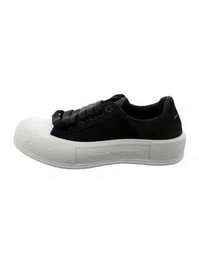 Pre-owned Alexander Mcqueen Canvas Sneakers In White