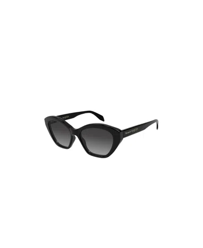 Alexander Mcqueen Cat-eye Frame Sunglasses In Black