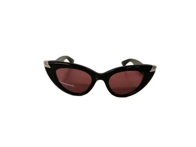 Alexander Mcqueen Cat-eye Sunglasses In Black