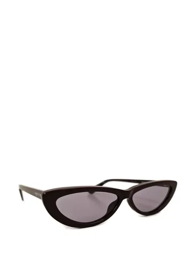 Alexander Mcqueen Cat-eye Sunglasses In Black