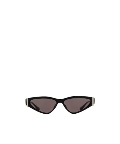 ALEXANDER MCQUEEN ALEXANDER MCQUEEN EYEWEAR CAT-EYE FRAME SUNGLASSES