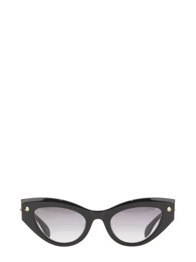 Alexander Mcqueen Spike-studs Detail Cat-eye Sunglasses In Black