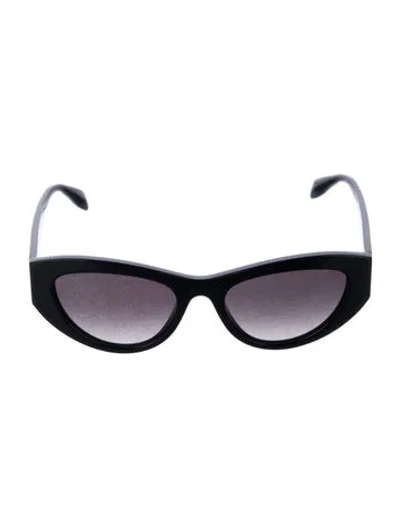 Pre-owned Alexander Mcqueen Cat-eye Gradient Sunglasses In Black