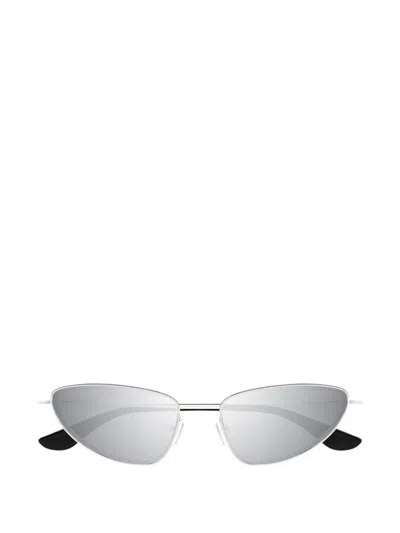 Alexander Mcqueen Cat-eye Sunglasses In Silver