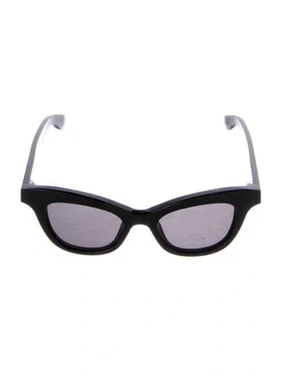 Pre-owned Alexander Mcqueen Cat-eye Tinted Sunglasses W/ Tags In Black