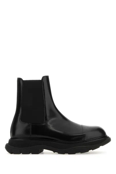 Alexander Mcqueen Chelsea Tread Ankle Boots In Blackblack