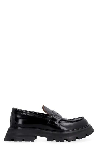 Alexander Mcqueen Wander Chunky Leather Loafers In Black
