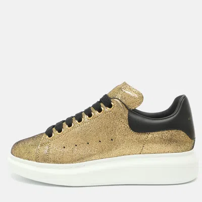 Pre-owned Alexander Mcqueen Classic Larry Size 41 Gold/black Texture Leather Lace Up Sneakers