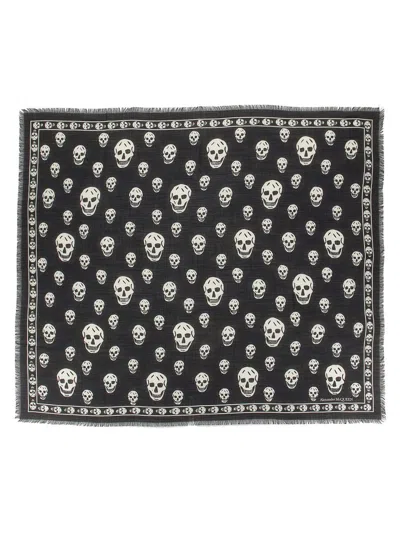 Alexander Mcqueen Skull-print Wool Scarf In Black