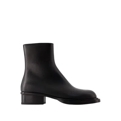 ALEXANDER MCQUEEN ALEXANDER MCQUEEN CUBAN STACK ANKLE BOOTS - LEATHER - BLACK