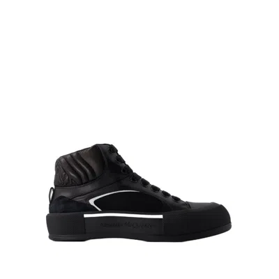Alexander Mcqueen Deck Lace-up Sneakers In Black