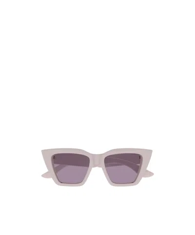 Alexander Mcqueen Eyewear Cat-eye Frame Sunglasses In Gray