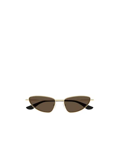 Alexander Mcqueen Eyewear Cat-eye Frame Sunglasses In Gold