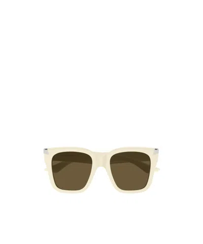 Alexander Mcqueen Eyewear Cat-eye Frame Sunglasses In Ivory