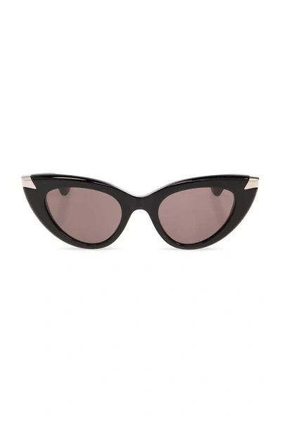Alexander Mcqueen Eyewear Cat Eye Sunglasses In Black