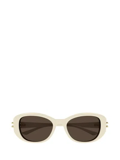 Alexander Mcqueen Eyewear Oval Frame Sunglasses In White