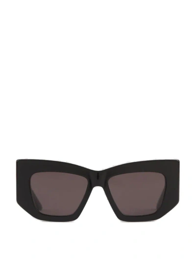 Alexander Mcqueen Eyewear Rectangular Frame Sunglasses In Black