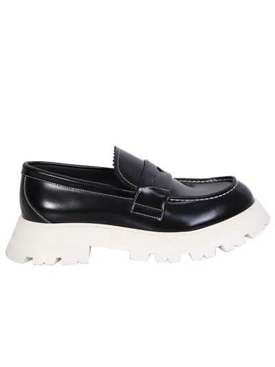 Alexander Mcqueen Flats In Black