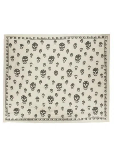 Alexander Mcqueen Foulard Skull In Neutral
