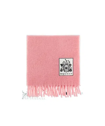 ALEXANDER MCQUEEN ALEXANDER MCQUEEN LOGO PATCH FRINGED-EDGE SCARF