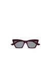 Alexander Mcqueen Geometric Frame Sunglasses In Red