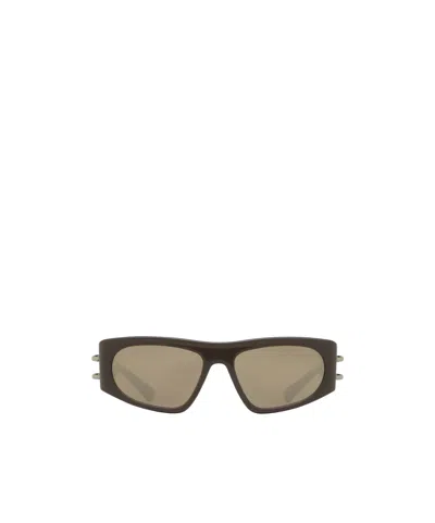 Alexander Mcqueen Geometric Sunglasses In Nude