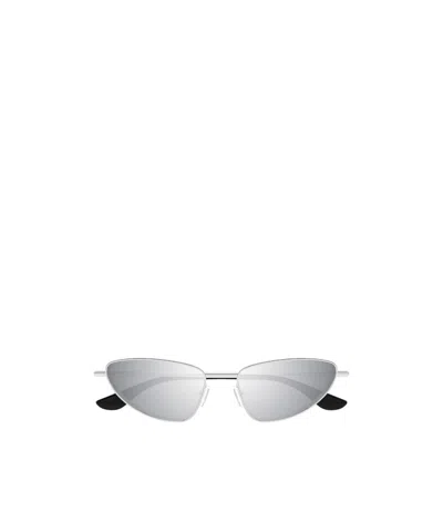 Alexander Mcqueen Geometric Sunglasses In White