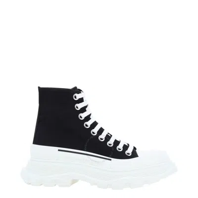 Alexander Mcqueen Ladies Black/white Tread Slick Boots In White/black
