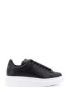 Alexander Mcqueen Round Head Lacing Low-cut Casual Sneakers In Black