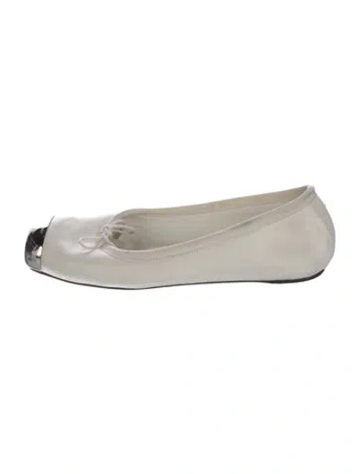 Pre-owned Alexander Mcqueen Leather Ballet Flats In White