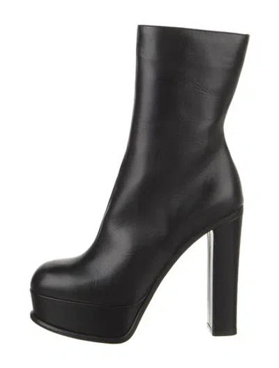 Pre-owned Alexander Mcqueen Leather Boots In Black