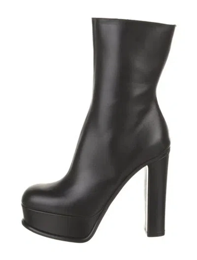 Pre-owned Alexander Mcqueen Leather Boots In Black