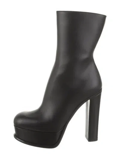 Pre-owned Alexander Mcqueen Leather Boots In Black