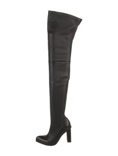 Pre-owned Alexander Mcqueen Leather Boots In Black