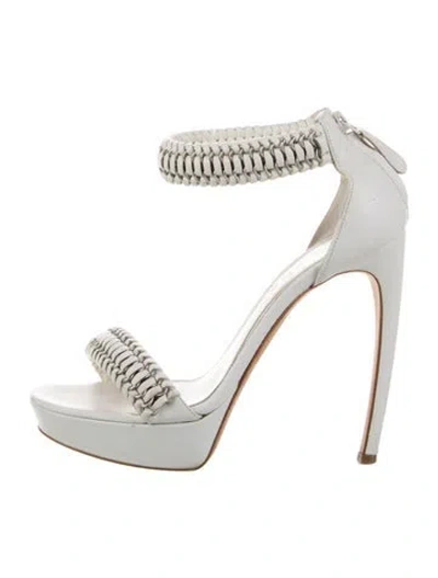 Pre-owned Alexander Mcqueen Leather Chain-link Accents Sandals In White