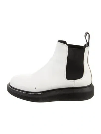 Pre-owned Alexander Mcqueen Leather Chelsea Boots In White