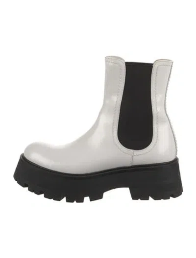 Pre-owned Alexander Mcqueen Leather Chelsea Boots In White