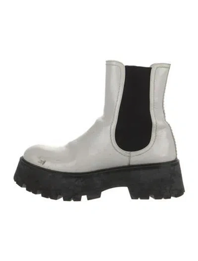 Pre-owned Alexander Mcqueen Leather Chelsea Boots In White
