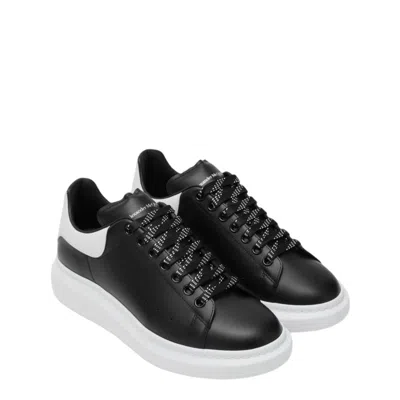 Alexander Mcqueen Leather Chunky Sneakers In Black