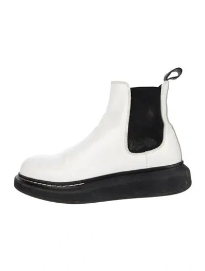 Pre-owned Alexander Mcqueen Leather Colorblock Pattern Chelsea Boots In White