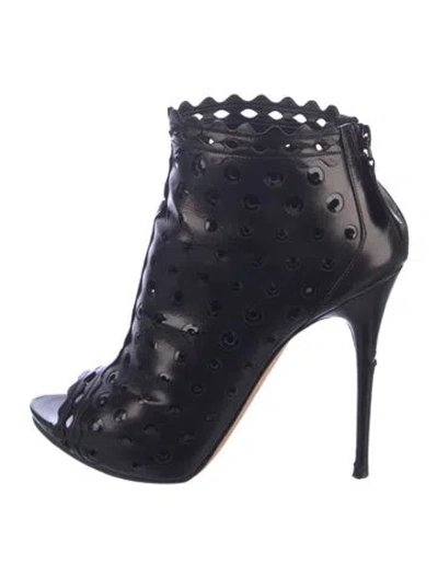 Pre-owned Alexander Mcqueen Leather Cutout Accent Pumps In Blue