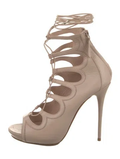 Pre-owned Alexander Mcqueen Leather Gladiator Sandals In Neutral