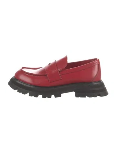 Pre-owned Alexander Mcqueen Leather Loafers In Red