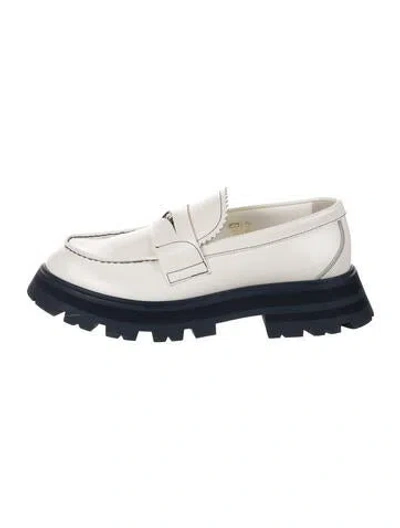 Pre-owned Alexander Mcqueen Leather Loafers In White