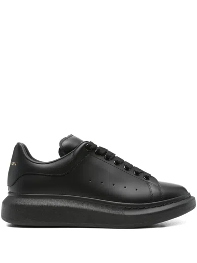 Alexander Mcqueen Leather Low-top Seakers In Black