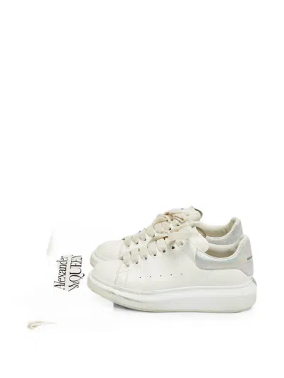 Pre-owned Alexander Mcqueen Leather Low-top Sneakers In White