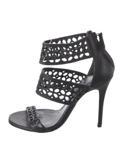 Pre-owned Alexander Mcqueen Leather Patterned Pumps In Black