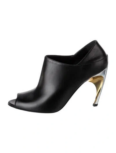 Pre-owned Alexander Mcqueen Leather Pumps In Black